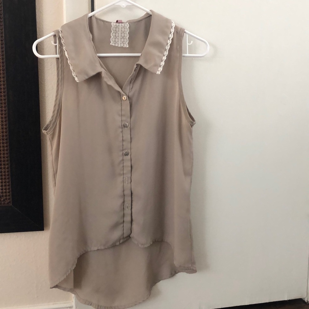 High-low sleeveless sheer blouse